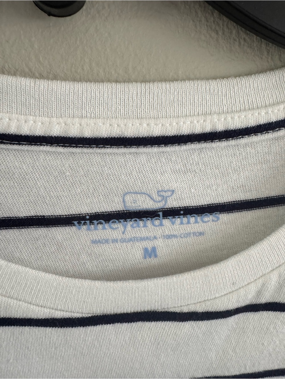 EUC Vineyard Vines Women’s White/Navy Striped Tee w Pink Logo Fun Beach Preppy - Picture 5 of 13